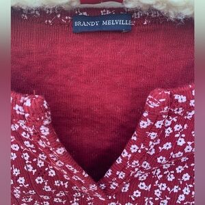 BRANDY MELVILLE crop top red and floral print short sleeve shirt